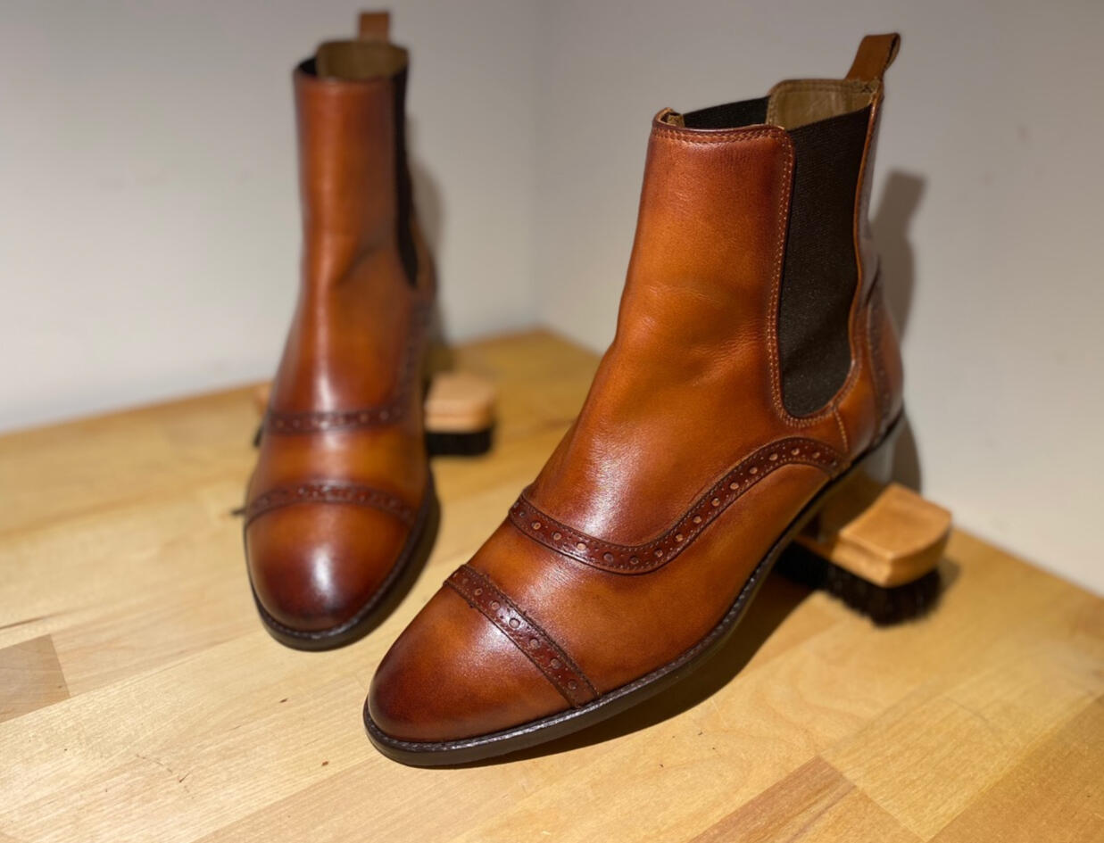 Portugues Brogue Chelsea Boot