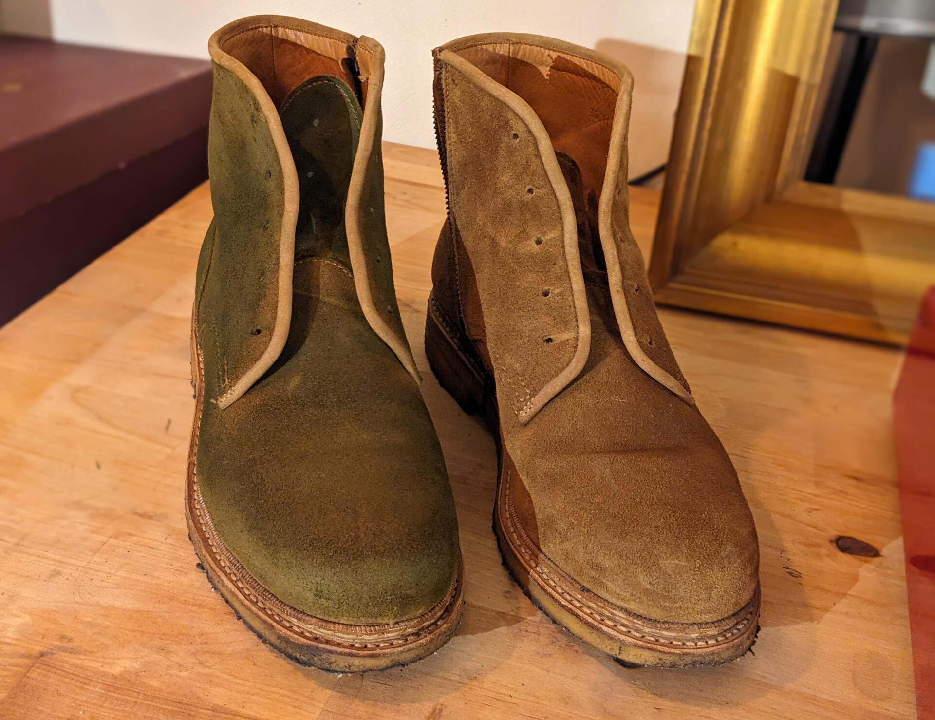 Cartujano Waxed Suede